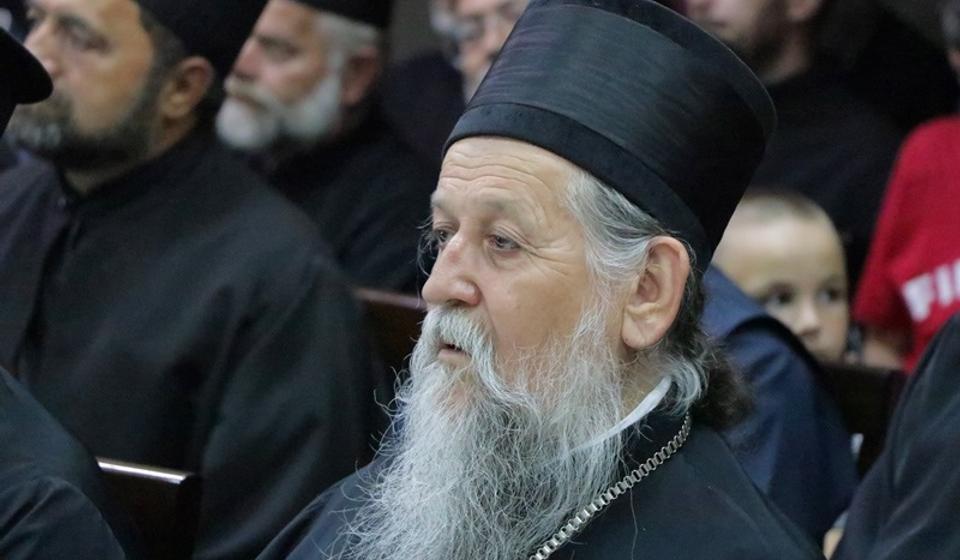 Vladika Pahomije na promociji monografije o sebi. Foto Vranje News