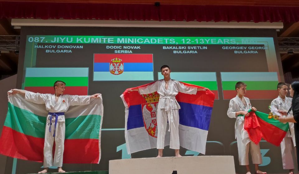 Zlato za Novaka Dodića. Foto Karate klub Vranje