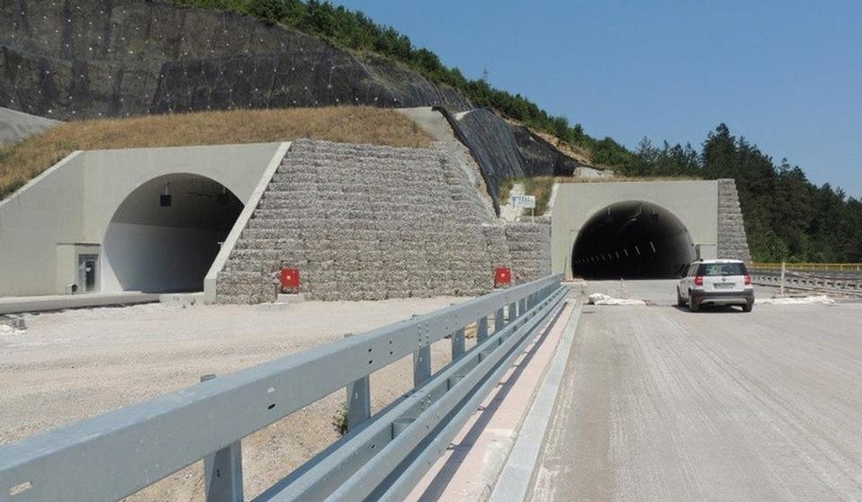 Tuneli u Grdeličkoj klisuri u vreme dok su bili u fazi izgradnje. Foto Koridori Srbije