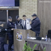 Obezbeđenje izbacuje Petrovića iz skupštinske sale. Foto Vranje news