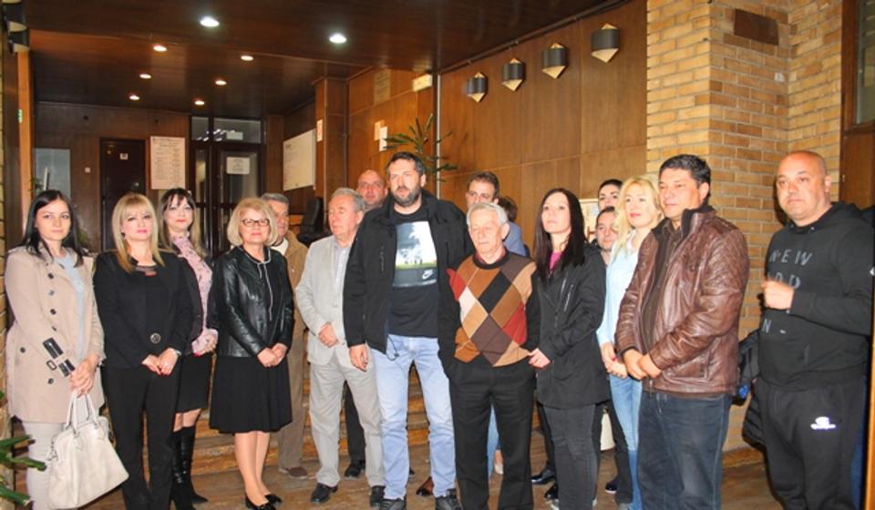 Čuvari skupštine. Foto VranjeNews