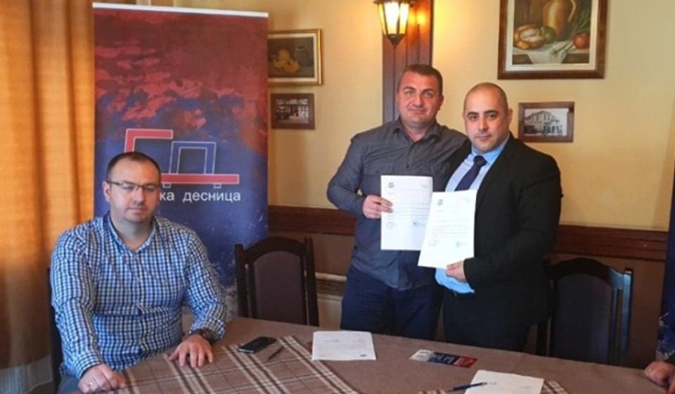 Vacić sa liderima Srpske desnice u Vranju. Foto Srpska desnica