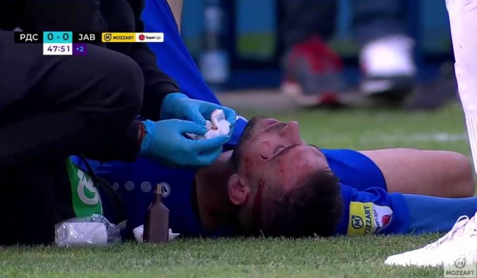 Surduličani tvrde da su protiv Javora drastično oštećen izostankom reakcije VAR sudije za direktan crveni karton gostujućem igraču. Foto FK Radnik