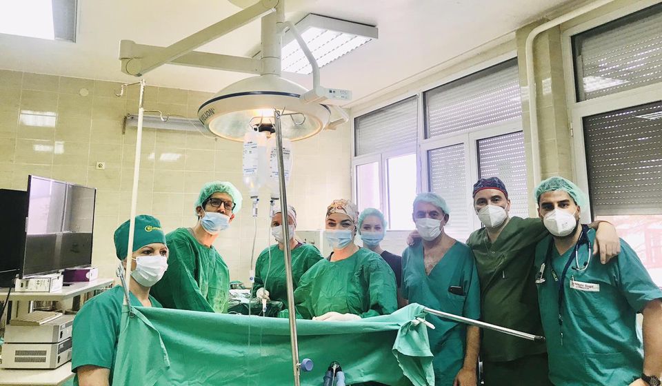 Uigrani tim surduličkih specijalista pojačan hirurzima iz Beograda. Foto Vranje News