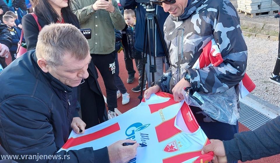 Miloš Šestić bio u centru pažnje. Foto Vranje News