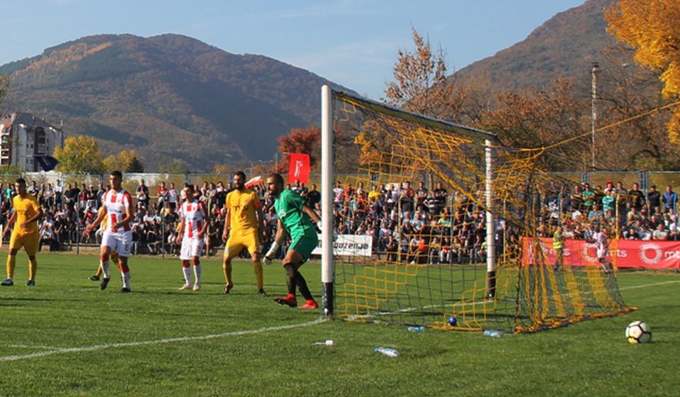 Đurić je u dosadašnjem toku sezone uglavnom dobijao pohvale za svoje odbrane: detalj sa kup utakmice sa Zvezdom. Foto VranjeNews