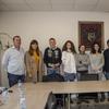 Jug Đorđević sa članovima ansambla i ljudima iz uprave na početku pripreme predstave. Foto Nikšićko pozorište