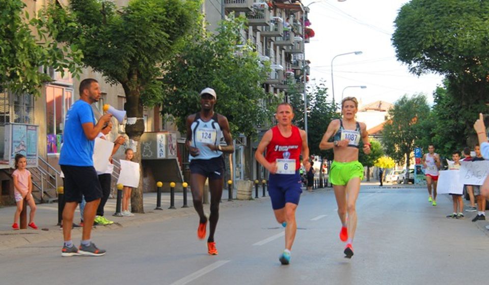 Kipruto, Stošić i Olivera Jevtić na stazi. Foto VranjeNews