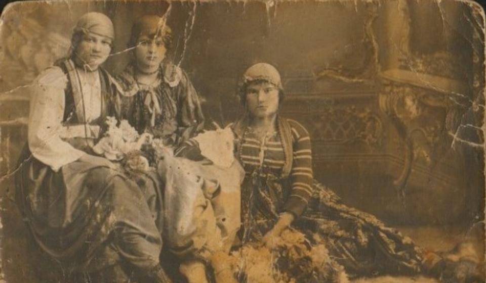 Belo Lenče - Jelena Stamenković iz familije Čelopeci (na slici dole desno). Foto RTS