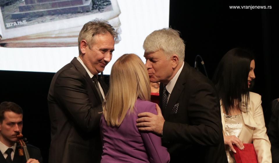 Aj' pa da se poftori celivka istom prigodom: Zorta od Gumerište u januaru 2025. kao laureat najvišeg gradskog priznanja. Foto Vranje news