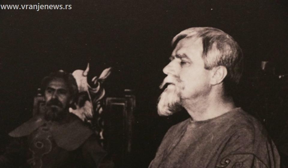 Dragan Stanković i Svetislav Stošić u predstavi Kosovski boj 1989. Foto Vranje News