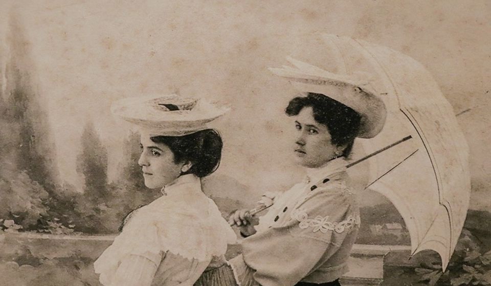 Dve gospođe sa šeširima, Vranje 1905. Foto Vranje News