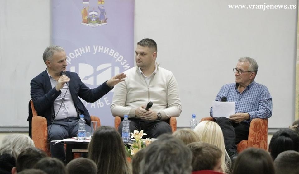Sa književne večeri Todeta Nikoletića i Miroslava Kokošara. Foto Vranje News