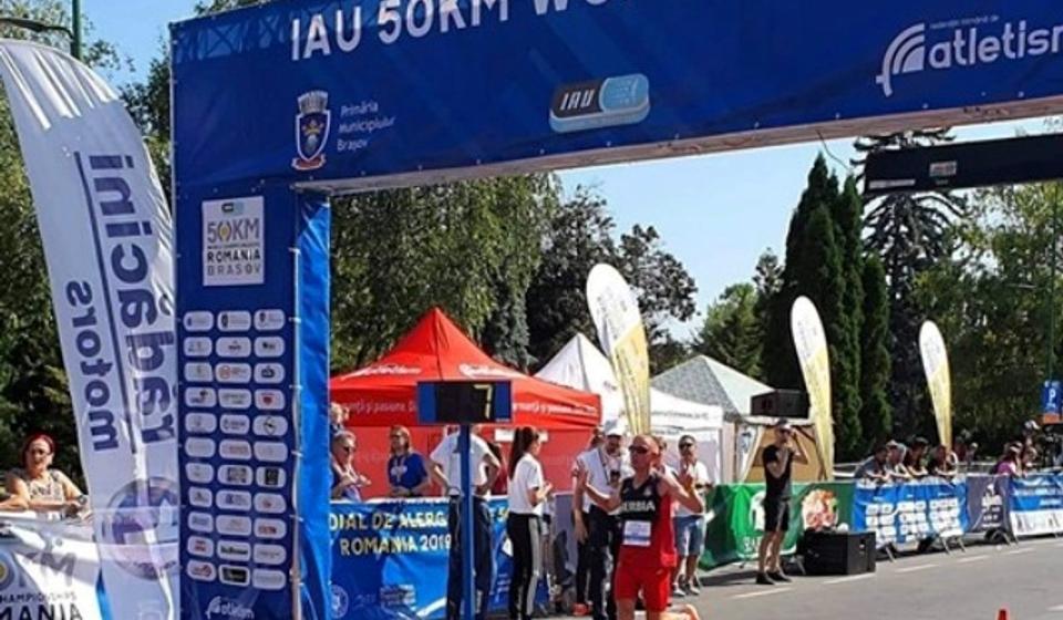 Vranjski maratonac ulazi u cilj u trci na 50 kilometara. Foto Fejsbuk profil Kristijana Stošića