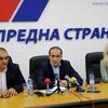 Bulatović  sa stranačkim kolegama na konferenciji za medije u vranjskom SNS-u. Foto VranjeNews