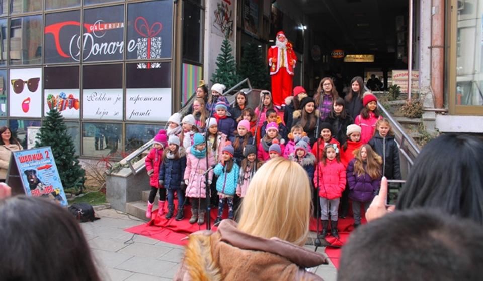 Detalj sa iste manifestacije uoči Nove 2019. Foto VranjeNews