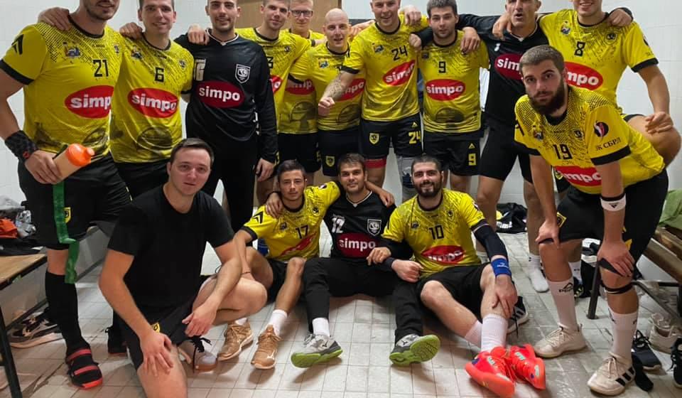 Vranjski rukometaši nakon pobede nad Kuršumlijom. Foto RK Vranje 1957