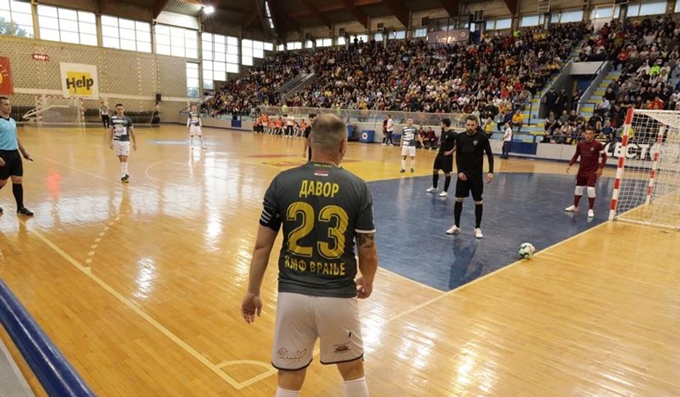 Od aktivnog igranja futsala oprostio se kapiten KMF Vranje Davor Tasić. Foto ilustracija Vranje News