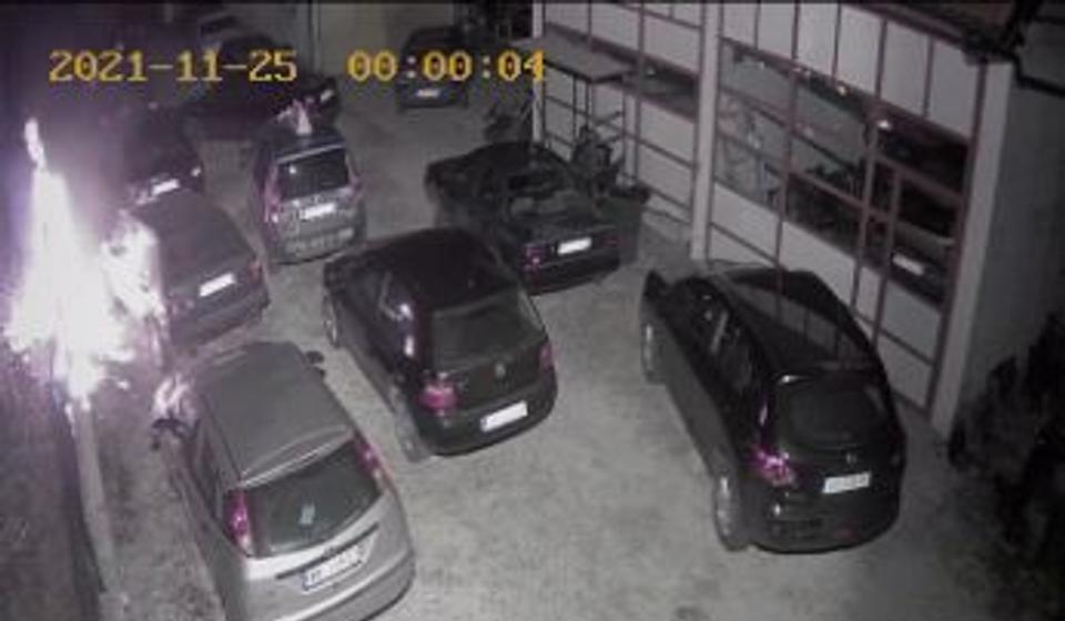 Momenat paljevine vozila u Kupinincu. Foto lično vlasništvo