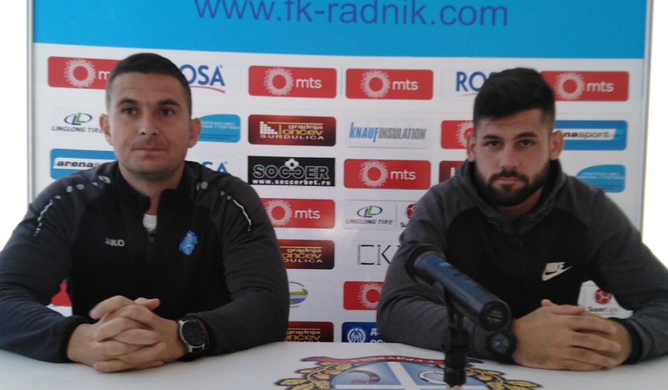 Trener Radnika Slavoljub Đorđević (levo) i napadač Milan Makarić. Foto FK Radnik