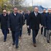 Vučević sa političkim funkcionerima i rukovodstvom Jumka. Foto MOD