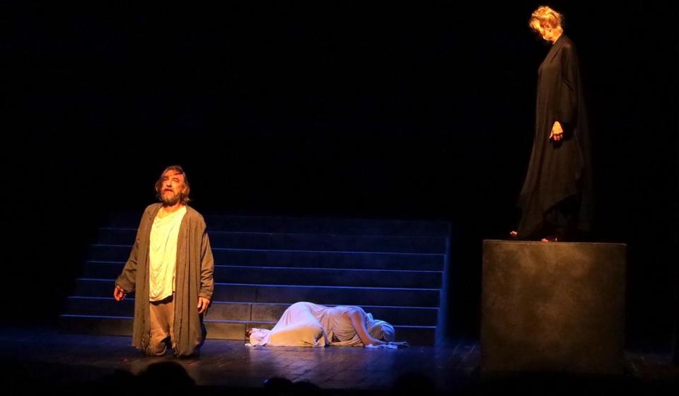 Bojan Dimitrijević u ulozi Sokrata. Foto Vranje news