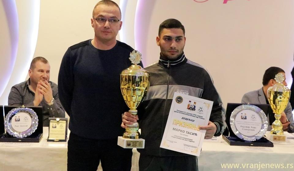 Marko Tasić iz Kik boks kluba Vranje najprijatnije iznenađenje u pojedinačnim sportovima u 2021. Foto Vranje News