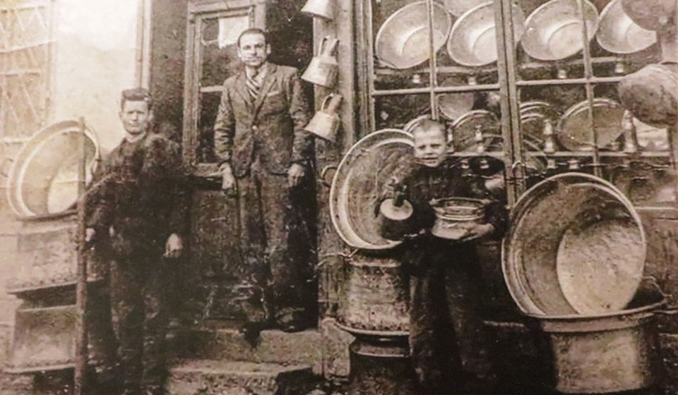Kazandžijska radnja u Vranju (prva polovina 20. veka). Foto izvor Naordni muzej Vranje