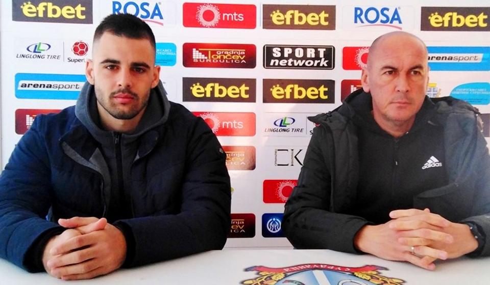 Kapiten Uroš Stojanović i šef stručnog štaba Dušan Đorđević na konferenciji za medije. Foto D. Mirčev