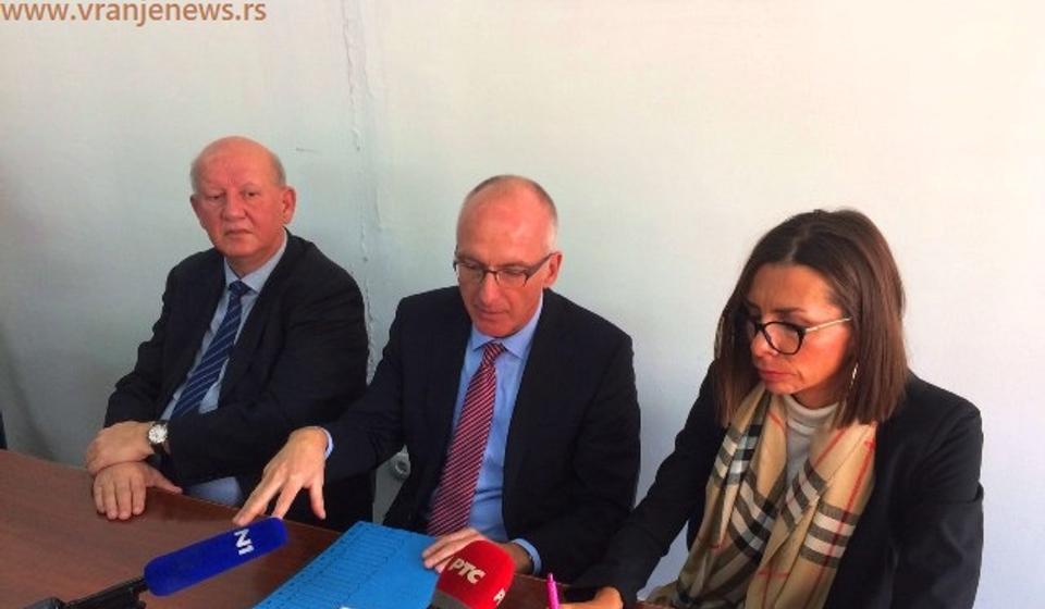 Ambasador Šib prilikom susreta sa novinarima u Bujanovcu. Foto VranjeNews