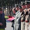 Komandant 4. brigade KoV brigadni general Slobodan Stopa uručuje priznanja. Foto Vranje News