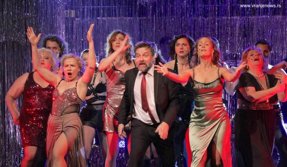 Novosadskom pozorištu Ujvideki sinhaz novoustanovljena Nagrada grada Vranja. Foto Vranje news