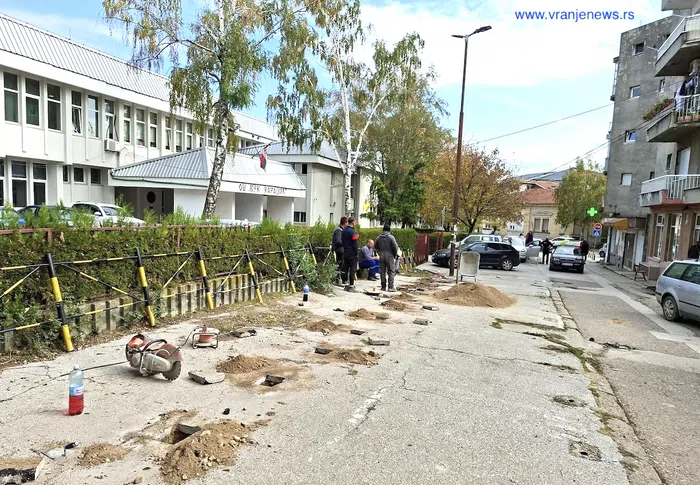 Priprema se teren za 11 parking mesta. Foto Vranje news