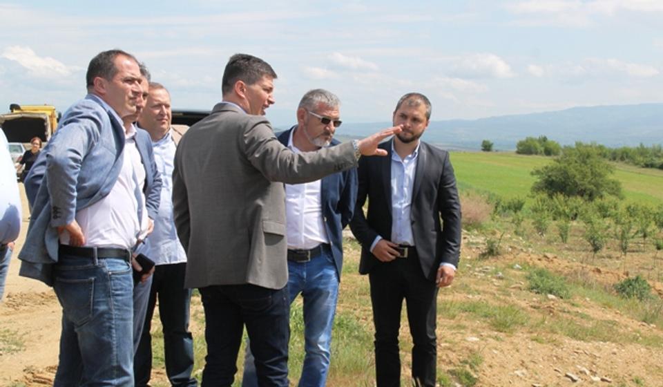 Pregovori teški, ali idu u dobrom smeru: Dragan Stevanović sa stranačkim kolegama. Foto VranjeNews