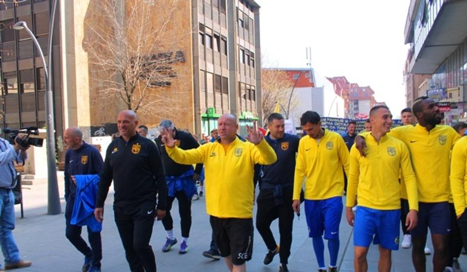 Đanijevi poslednji dani u Dinamu: protest protiv lokalne vlasti zbog neisplaćivanja novca. Foto VranjeNews