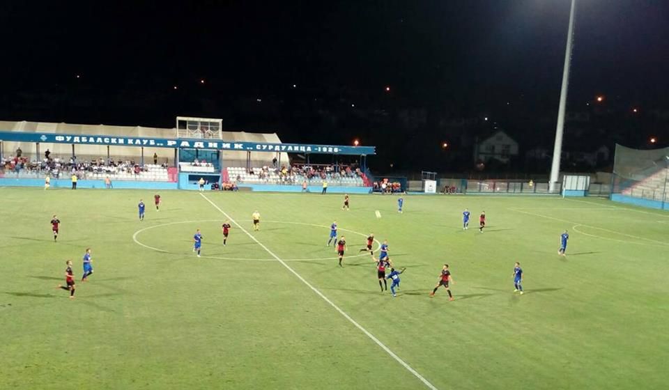 Stadion je dobio reflektore, dve nove tribine iza golova, moderan semafor. Foto FK Radnik