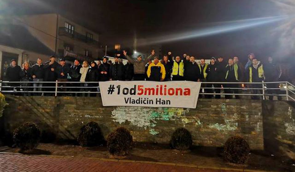 Prvi protest okupio pedesetak građana. Foto FB #1od5miliona Vladičin Han