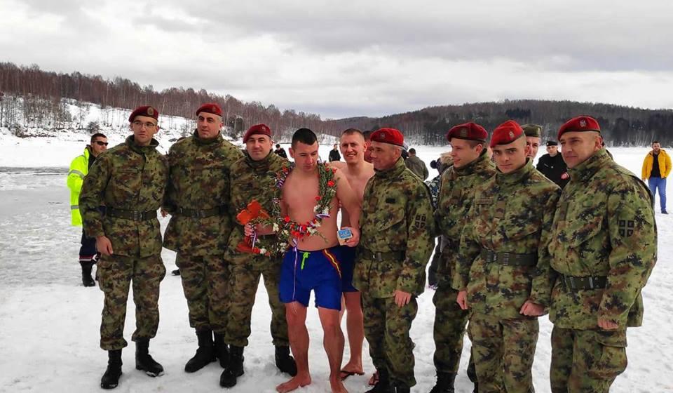 Proglašenje pobednika nakon prošlogodišnje trke. Foto DN 017