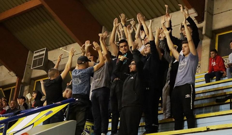 Vatreni navijači KMF Vranje. Foto Vranje News