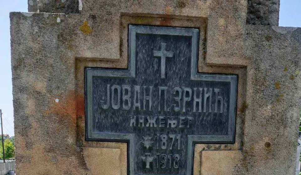 Zrnić je sahranjen na Šapranačkom groblju u Vranju. Foto arhiva B.D. (klik na fotografiju za puni prikaz)