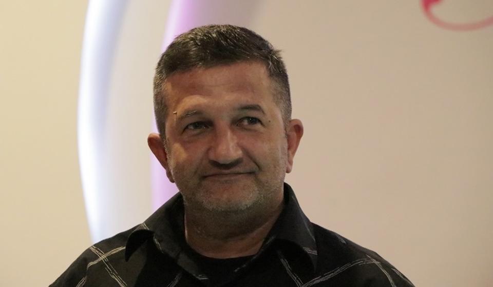 Bivšem fudbaleru i treneru FK Radnički Dejanu Osmanoviću specijalno priznanje za dostinuća i promociju vranjskog sporta. Foto Vranje News