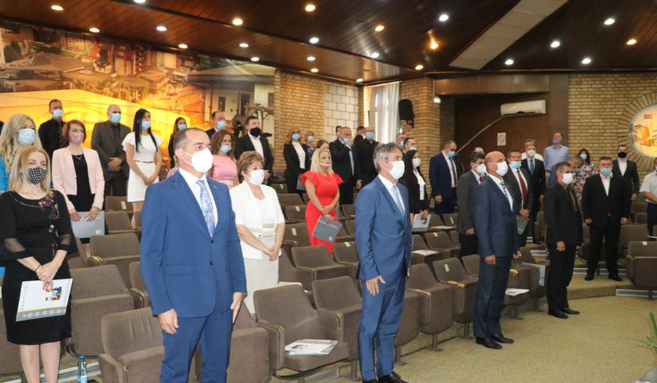 Pozdrav himni. Foto Vranje News