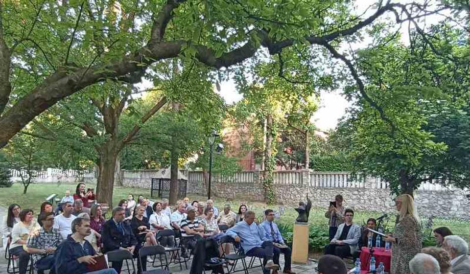 Foto Gimnazija Bora Stanković