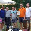 Pobednicima pehar, diploma i kotlić. Foto privatna arhiva