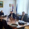"U Vranju se u policiji zapošljavaju i unapređuju osobe sumnjive biografije": Petrović sa kolegama iz Nezavisnog sindikata policije kod načelnika Uprave policije. Foto NSP