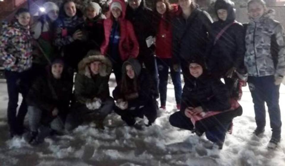 Vranjanke slavile u hladnoćom okovanom Boru. Foto ŽRK Vranje
