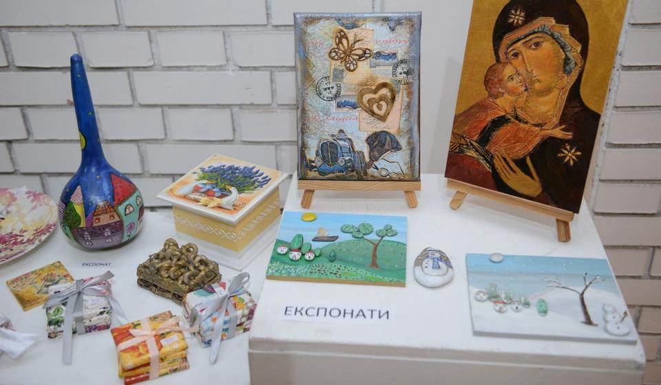 Izložba je humanitarnog karaktera  Foto RP