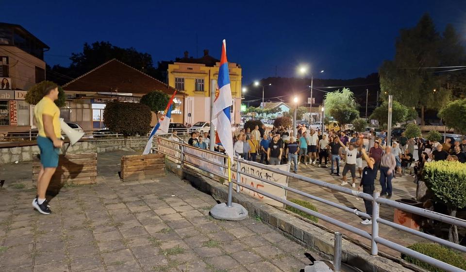 Detalj sa protesta u Vladičinom Hanu. Foto Vranje news