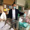 Slaviša Bulatović na biračkom mestu u Vranjskoj Banji. Foto Vranje News