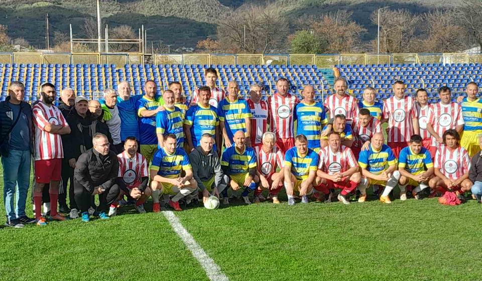 Detalj pre početka utakmice u Vranju. Foto J.R.